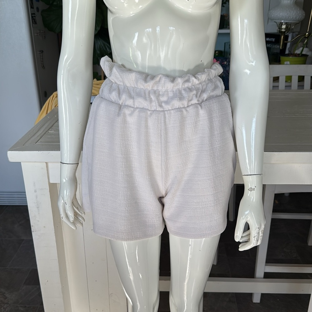 MARIA FILO Sz small cream, elastic high waist,  pockets, comfy shorts, Women's